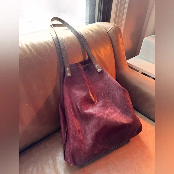 Vintage vibes red maroon brown soft leather tote Toshi minimal designer luxe - Picture 1 of 17